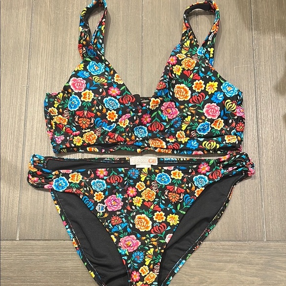 Gianni Bini Floral Bikini Set - Picture 1 of 11